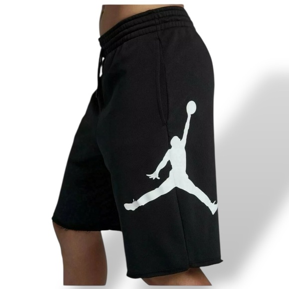 Nike Boys Air Jordan Jump-man Logo Athletic Fleece Shorts B&W Size Medium NWT - Picture 1 of 12